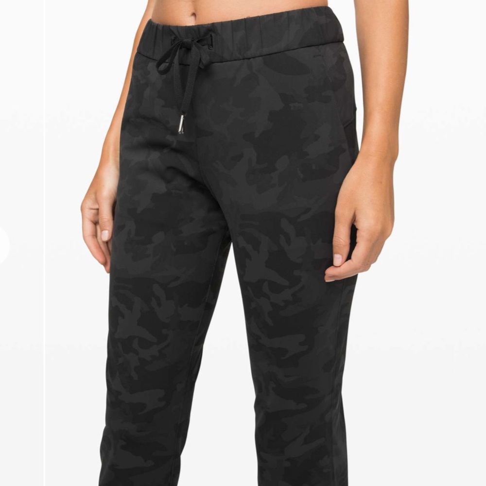 Lululemon On the Fly Pant 7/8 in Incognito Camouflage Multi Grey Size 10 - Picture 2 of 14